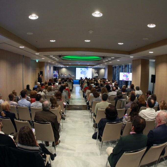 Encuentro-Sanitas-con-familiares-de-enfermos-de-alzhC3A9imer-1024×682