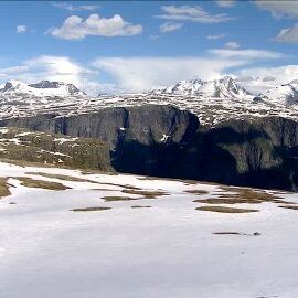 403236294-parque-nacional-jotunheimen-alpes-escandinavos-oppland-valle