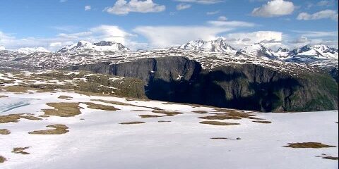 403236294-parque-nacional-jotunheimen-alpes-escandinavos-oppland-valle
