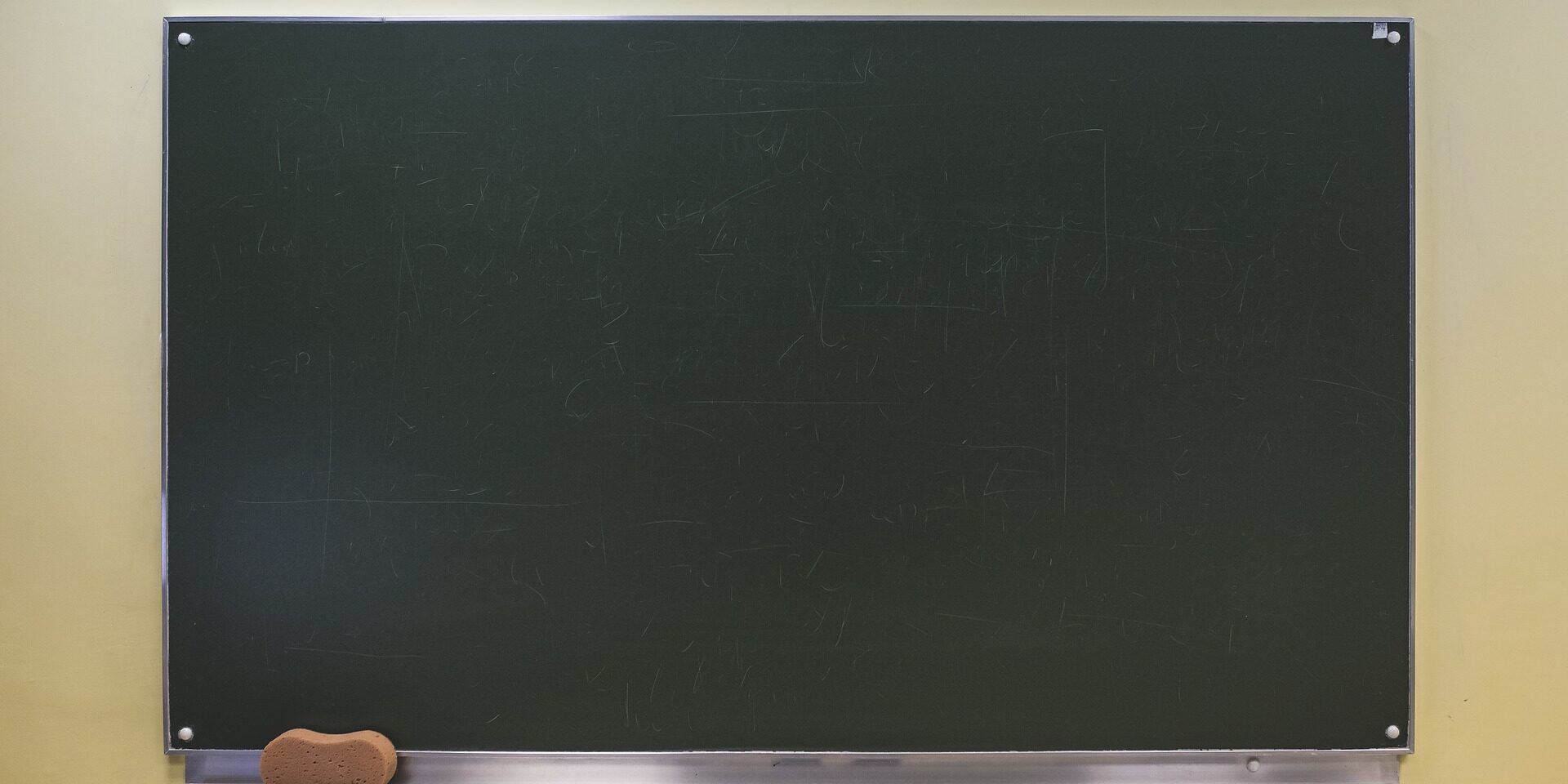 blackboard-2618793_1920